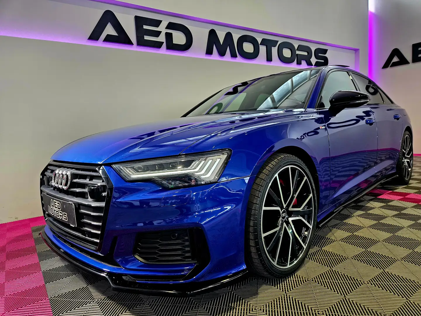 Audi A6 55 TFSI e quattro sport Blau - 2