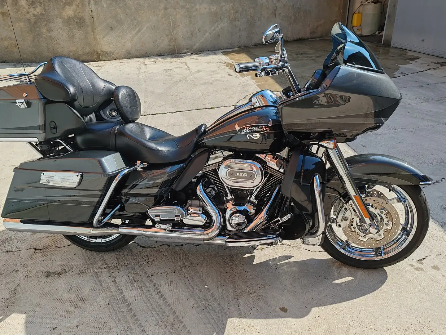 Harley-Davidson Road Glide Сірий - 1