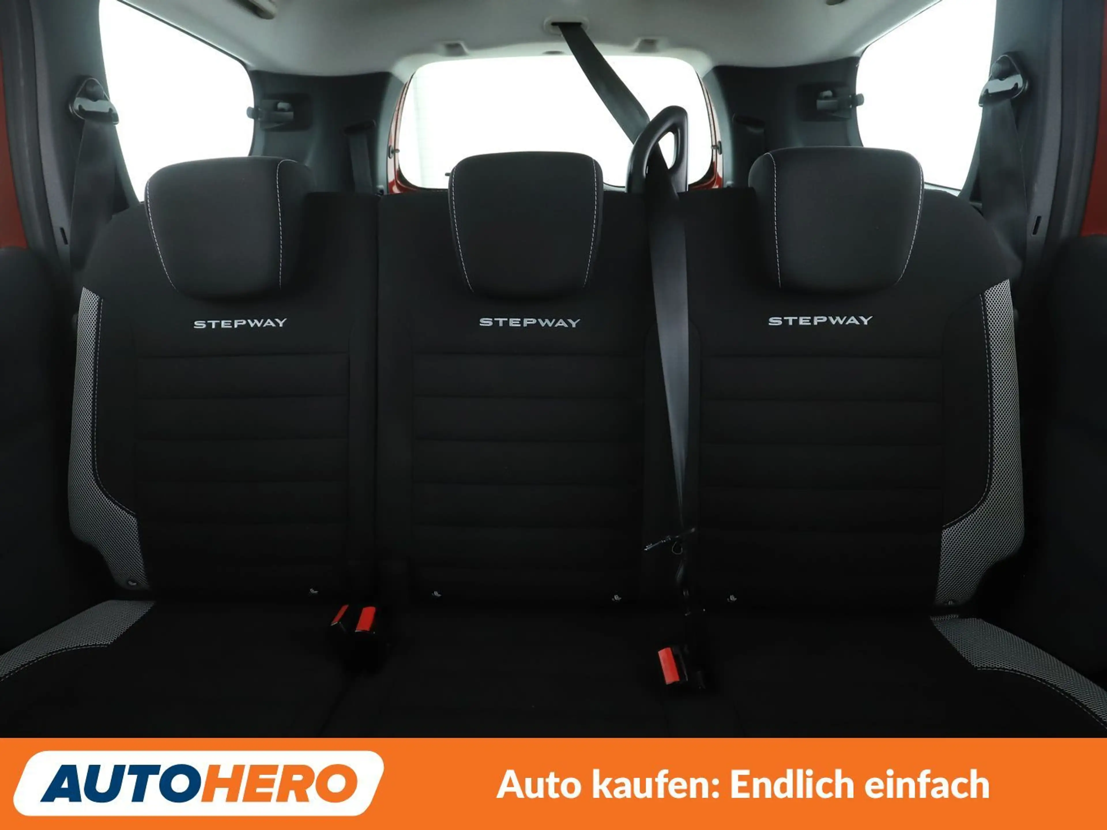 Dacia Lodgy 1.5 Blue dCi Stepway Plus *NAVI*TEMPO*PDC*ALU* — photo 15