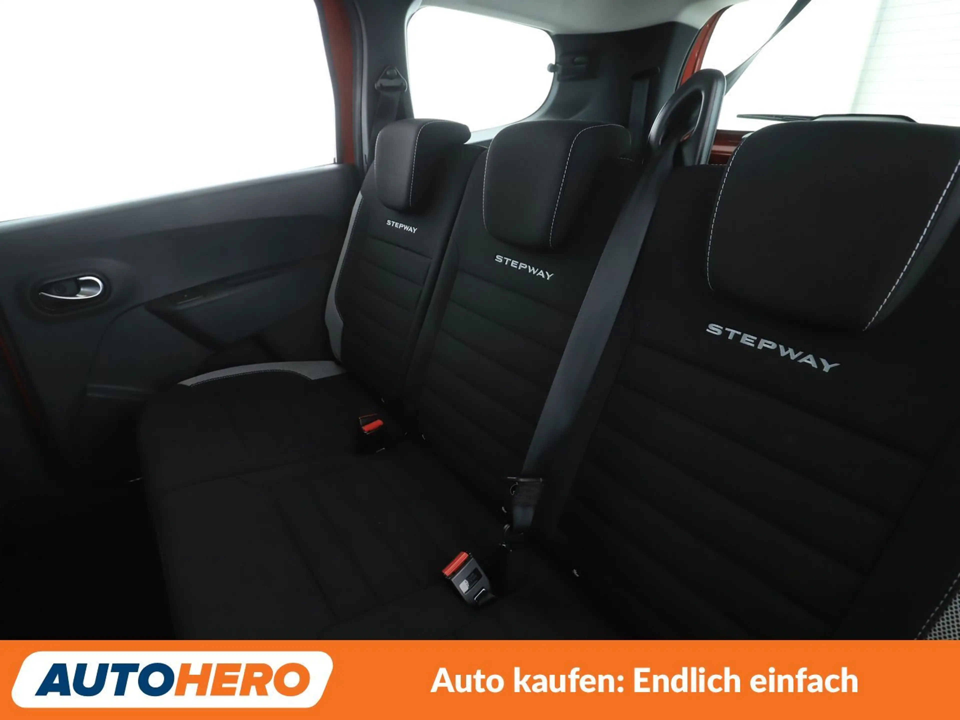 Dacia Lodgy 1.5 Blue dCi Stepway Plus *NAVI*TEMPO*PDC*ALU* — photo 14