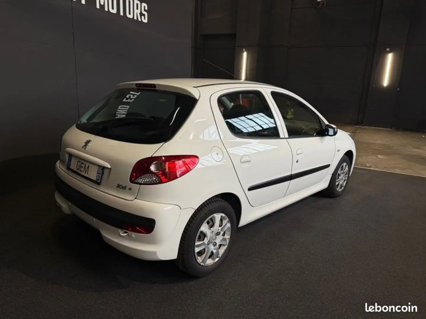 Peugeot 206 206+ 1.1 (60cv) première main entretien à jour climatisation radar de recul contrôle technique récent garantie 6 mois - Blanc - 2