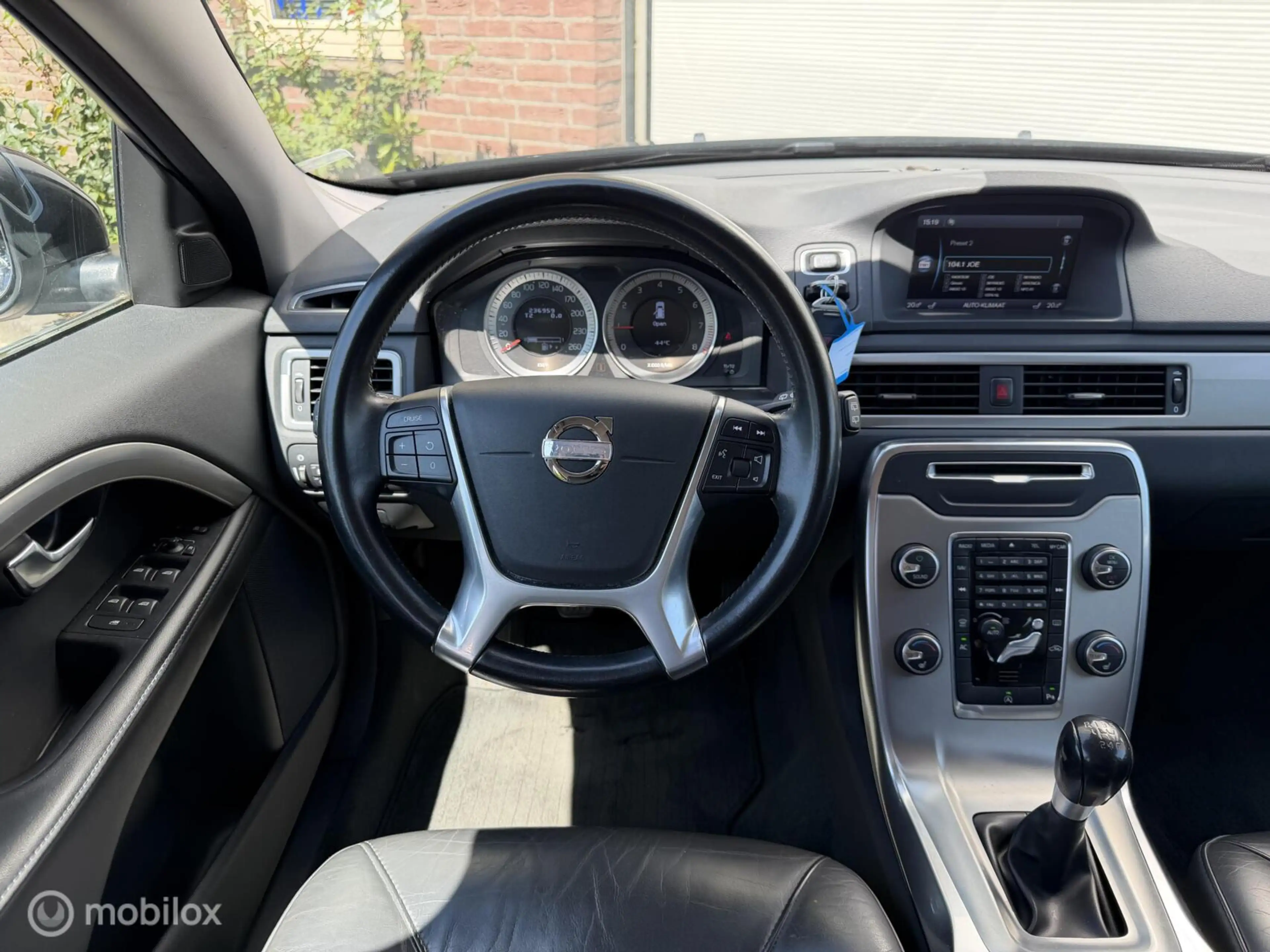 Volvo V70 1.6 T4 Limited Edition Leder Xenon ORG NED — photo 9