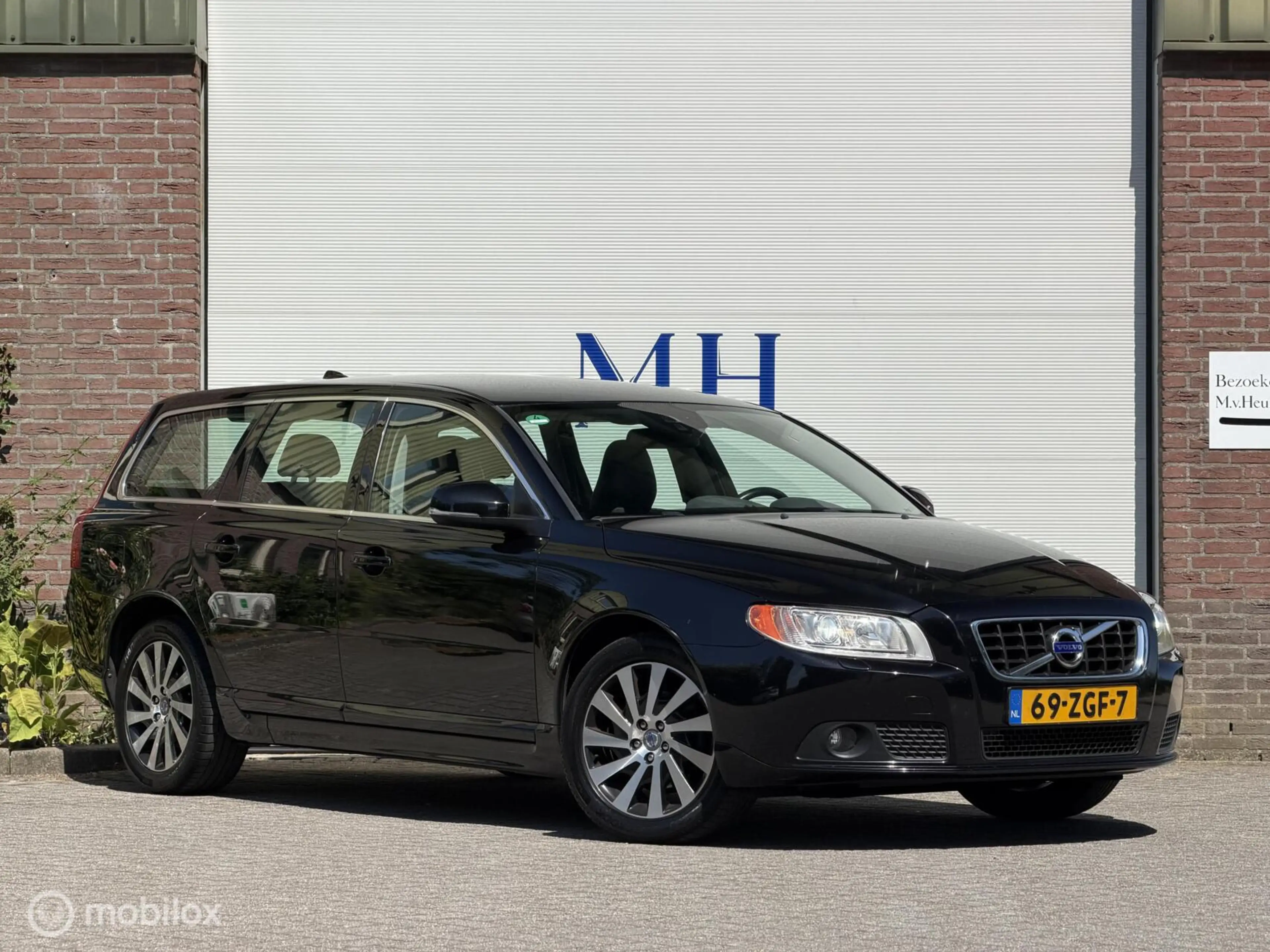 Volvo V70 1.6 T4 Limited Edition Leder Xenon ORG NED — photo 8