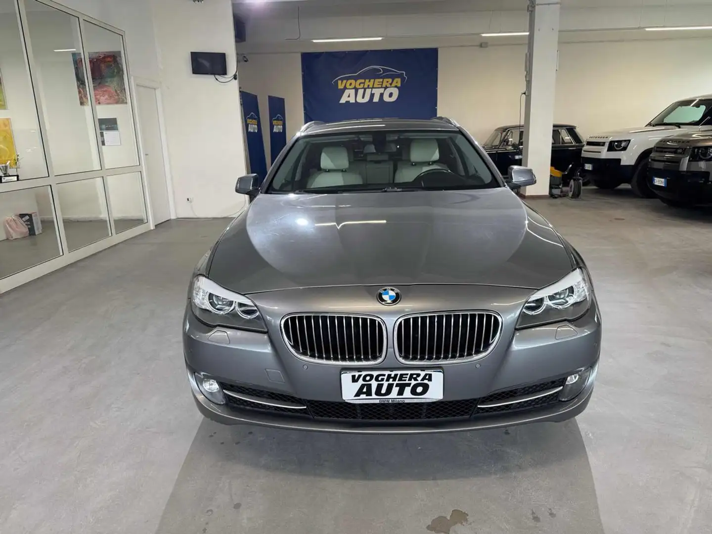 BMW 520 d Touring Msport Grau - 1