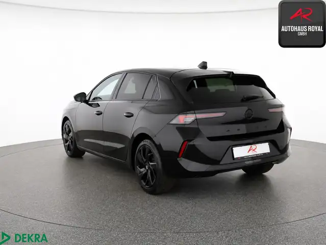 Opel Astra view 3