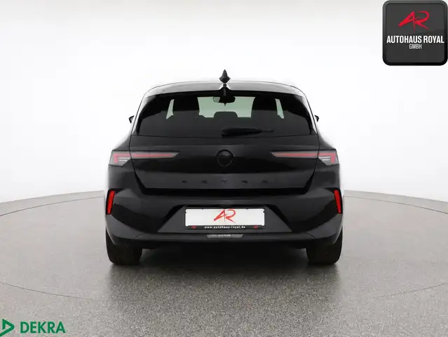 Opel Astra view 4