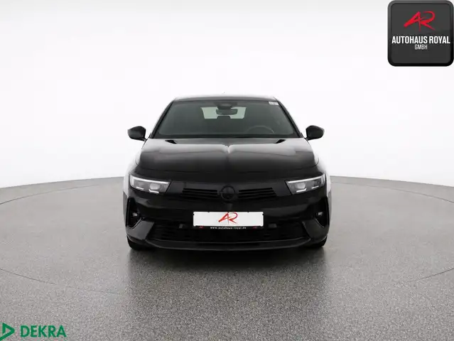 Opel Astra view 8