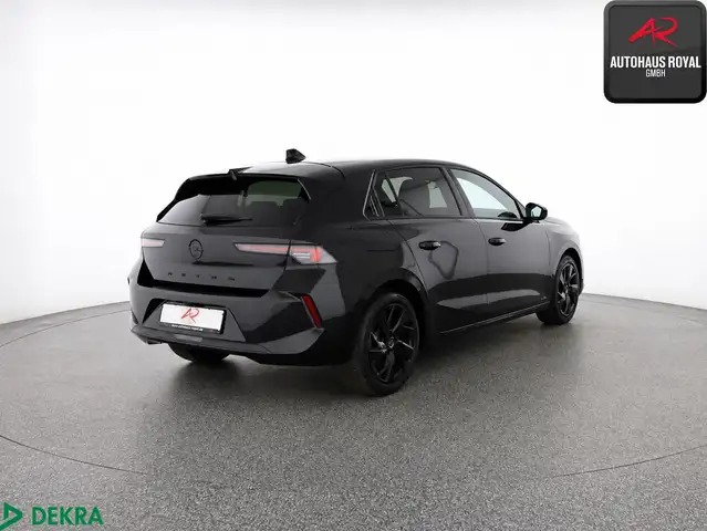 Opel Astra view 5
