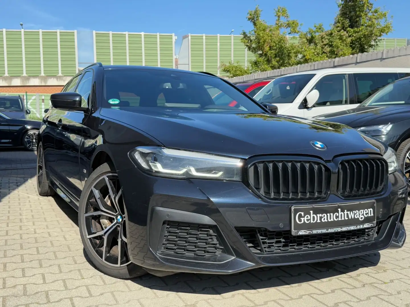 BMW 530 d xDrive M Sport 1.Hand Schwarz - 2