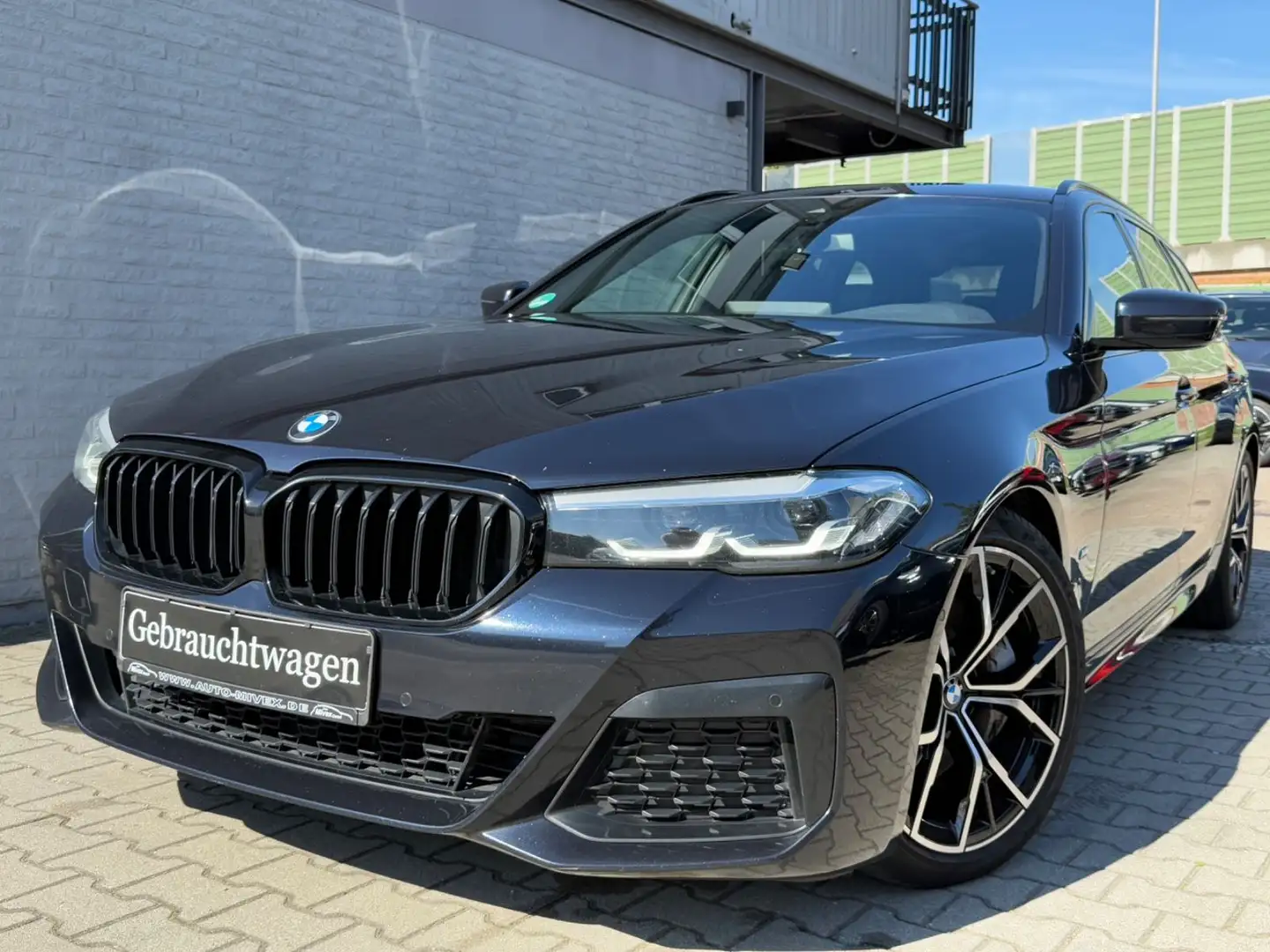 BMW 530 d xDrive M Sport 1.Hand Schwarz - 1