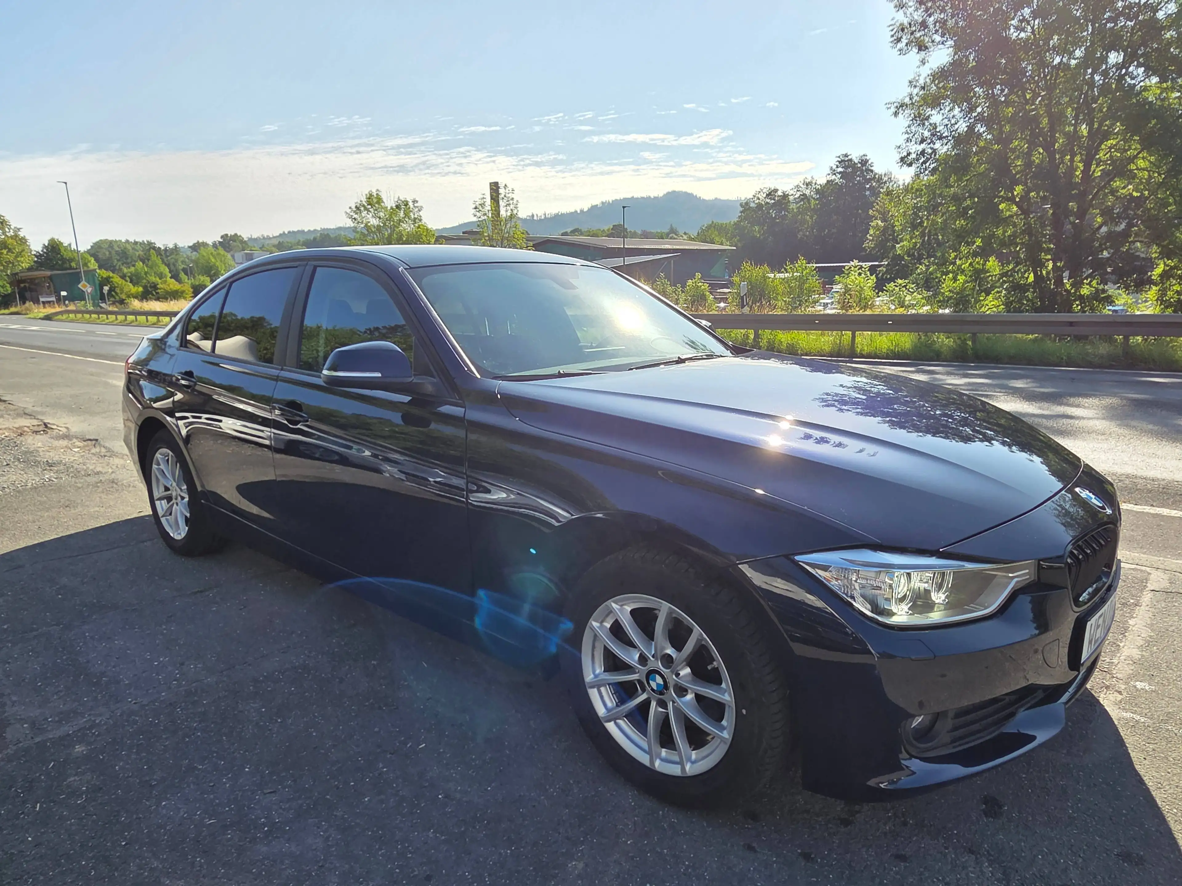 BMW 316 316i Xenon Freisprech Tempomat PDC MFL Adaptiv Kurvenl Fernlichtassist