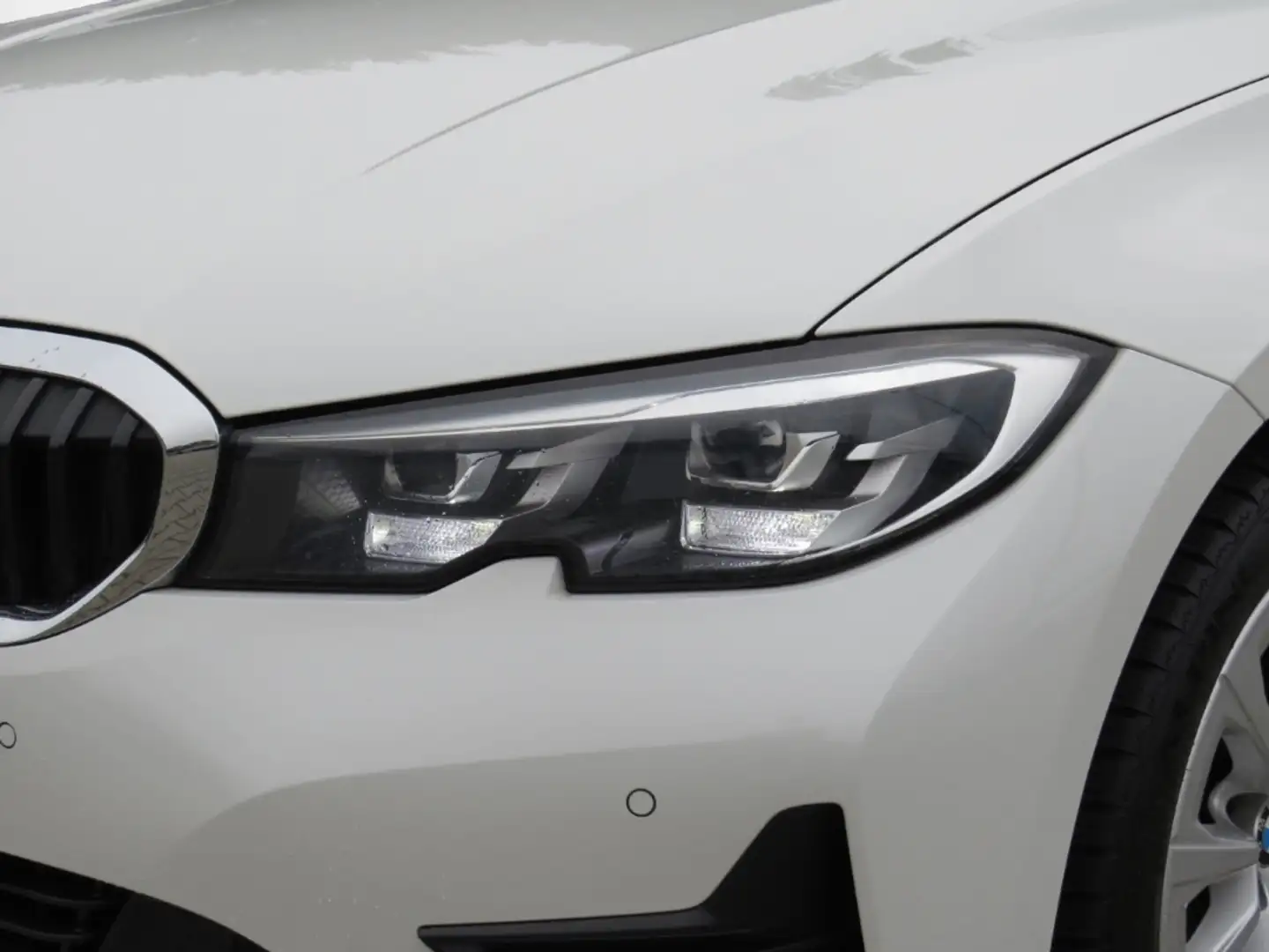 BMW 318 i Advantage Touring Autom. Navi Digitales Cockpit Blanc - 2