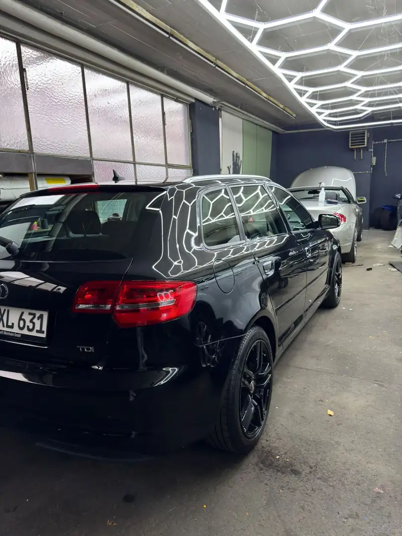 Audi A3 Sportsback 2.0 TDI Schwarz - 2