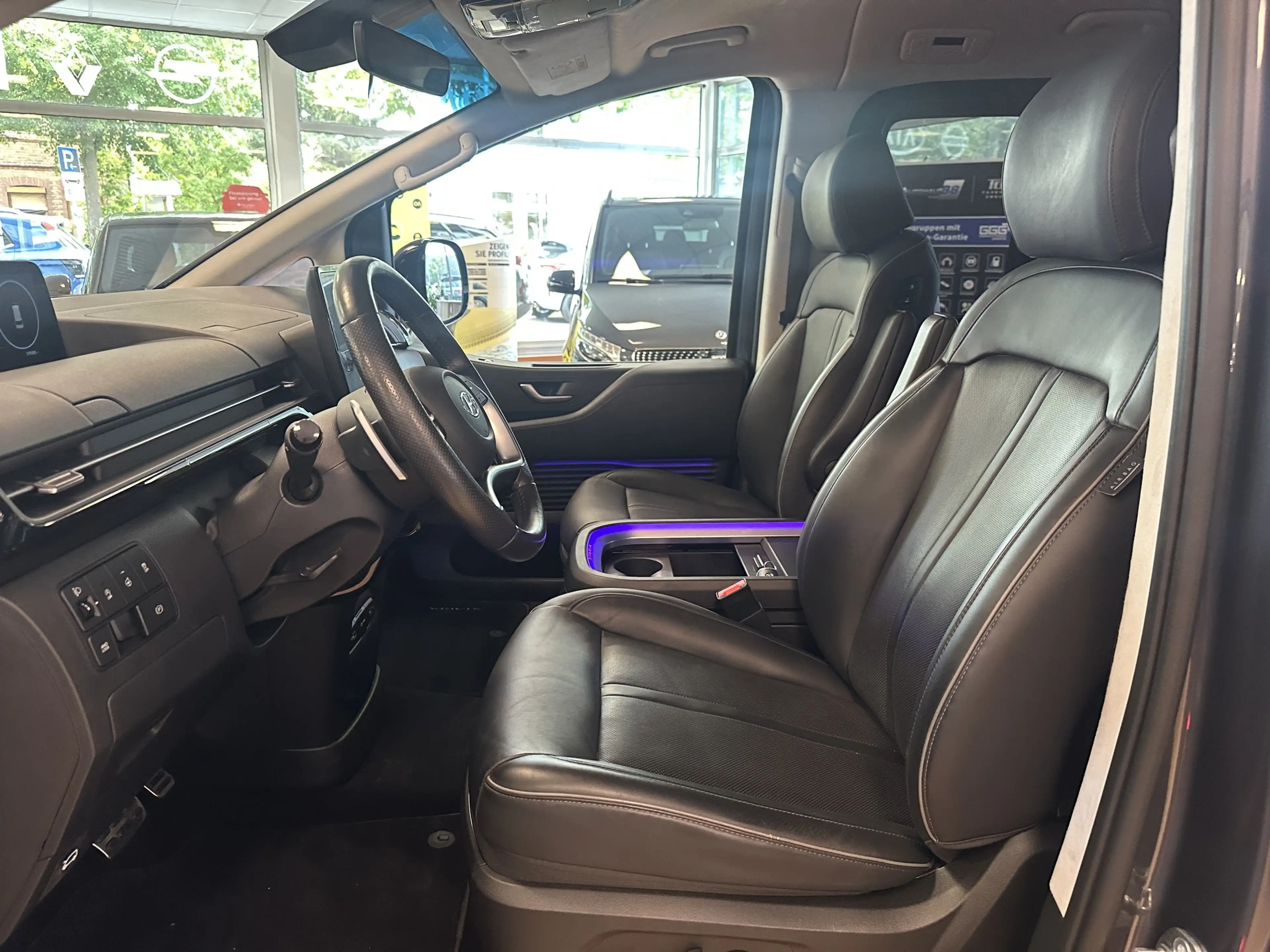 Hyundai STARIA Signature*4WD*BOSE*NSCC*SHZ+BLÜ*360*RELAX — photo 12