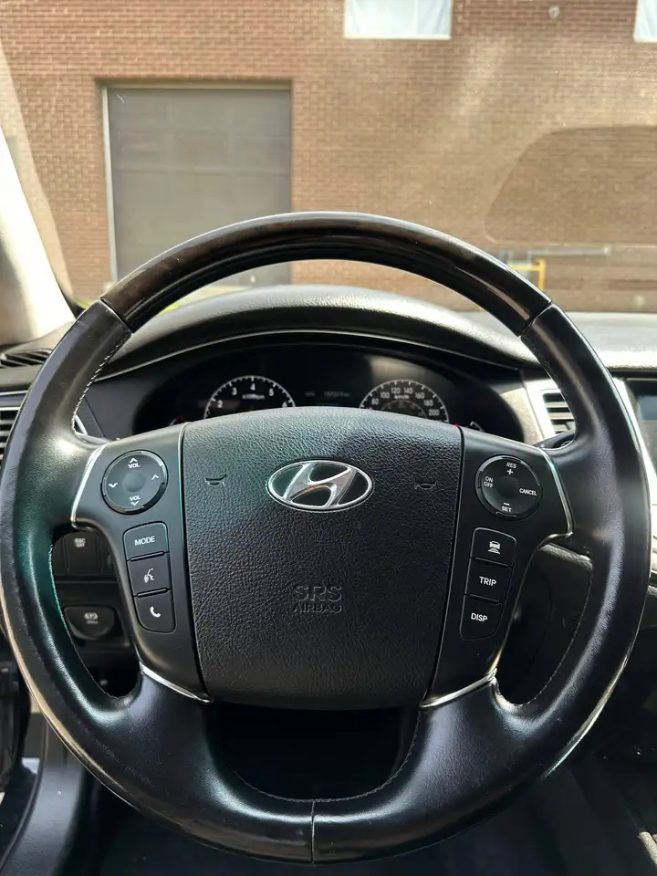 Hyundai Genesis photo Hyundai Genesis