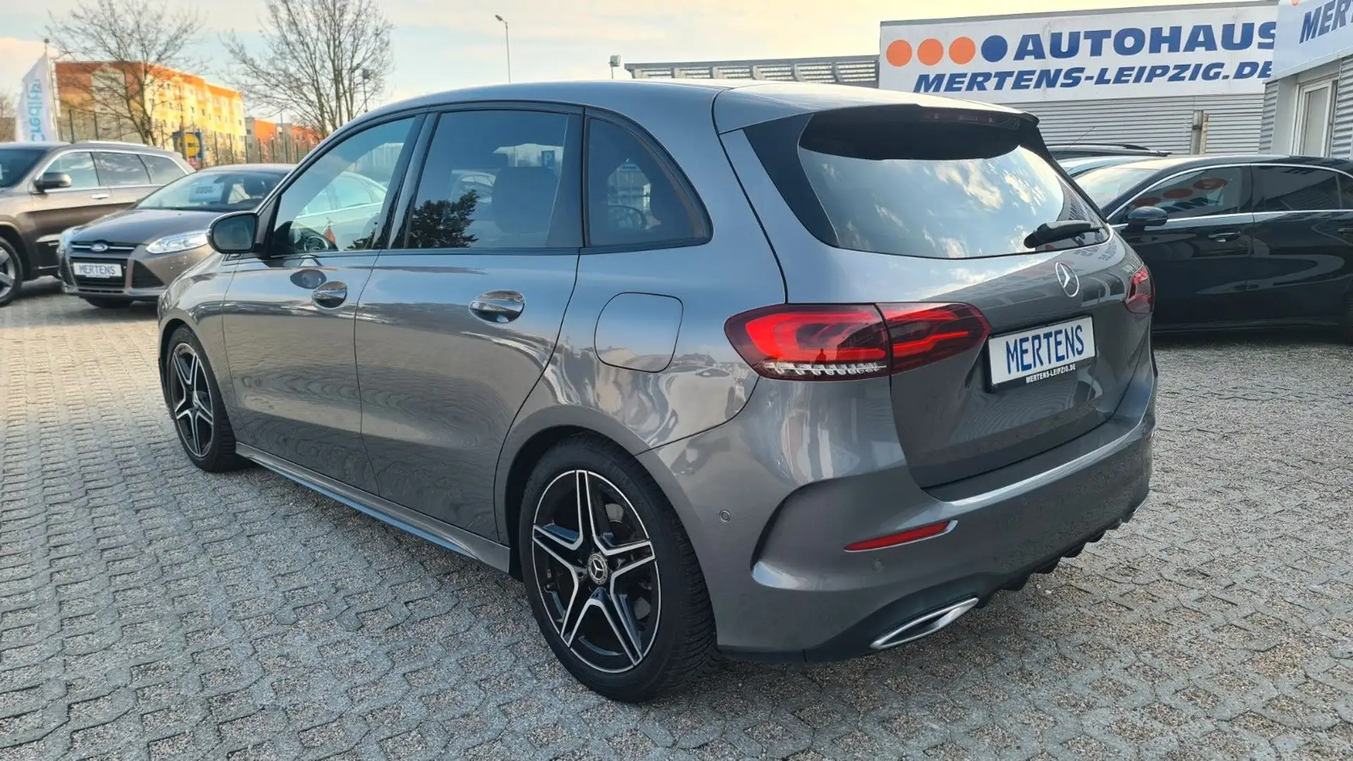 Mercedes-Benz B 200 7G-DCT AMG Line Navi LED MBUX SHZ Kamera Grau - 2