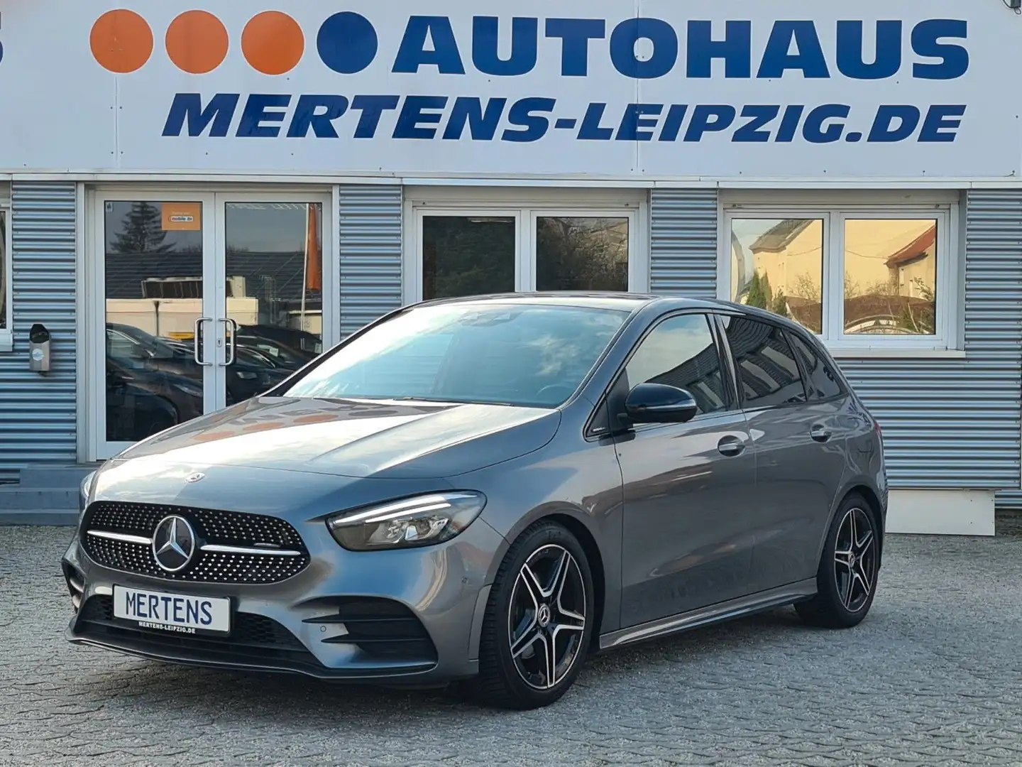 Mercedes-Benz B 200 7G-DCT AMG Line Navi LED MBUX SHZ Kamera Grau - 1