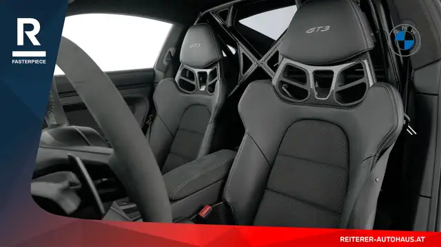 Porsche 911 view 30