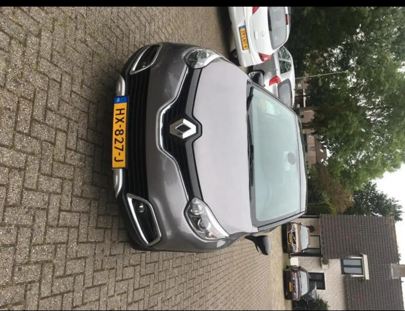 Renault Captur 0.9 TCe Xmod Grijs - 2