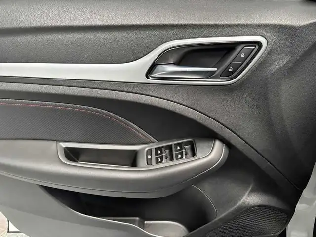MG ZS view 10