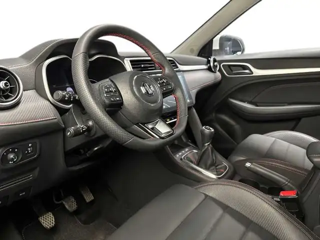 MG ZS view 11