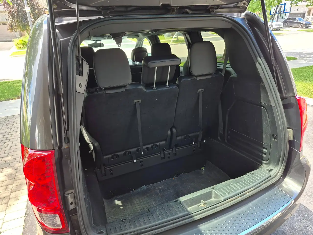 Dodge Grand Caravan снимка Dodge Grand Caravan