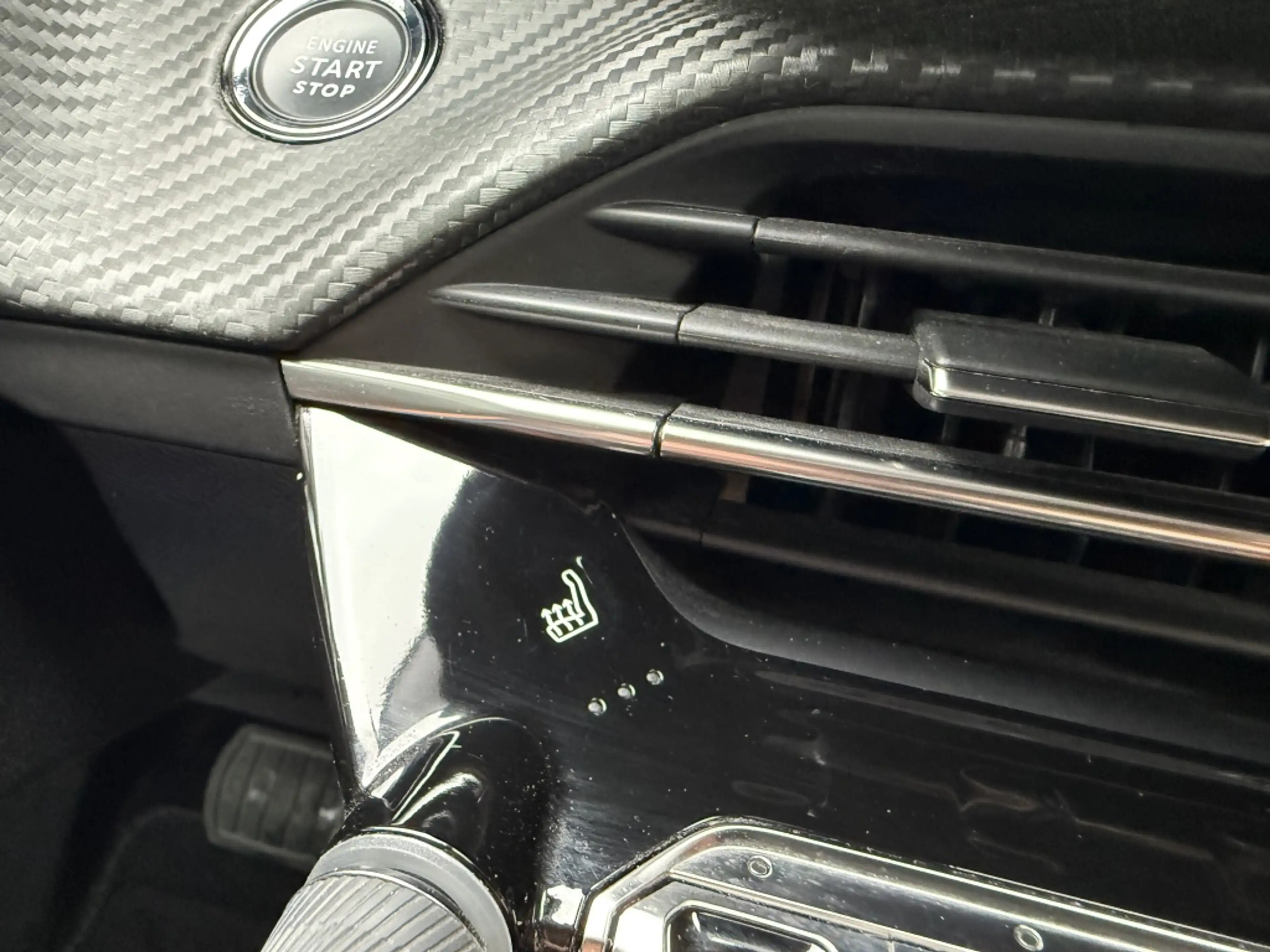 Peugeot e-208 Active Pack 50 kWh SOH 95 Stoelverwarming/Navi/Car — photo 21