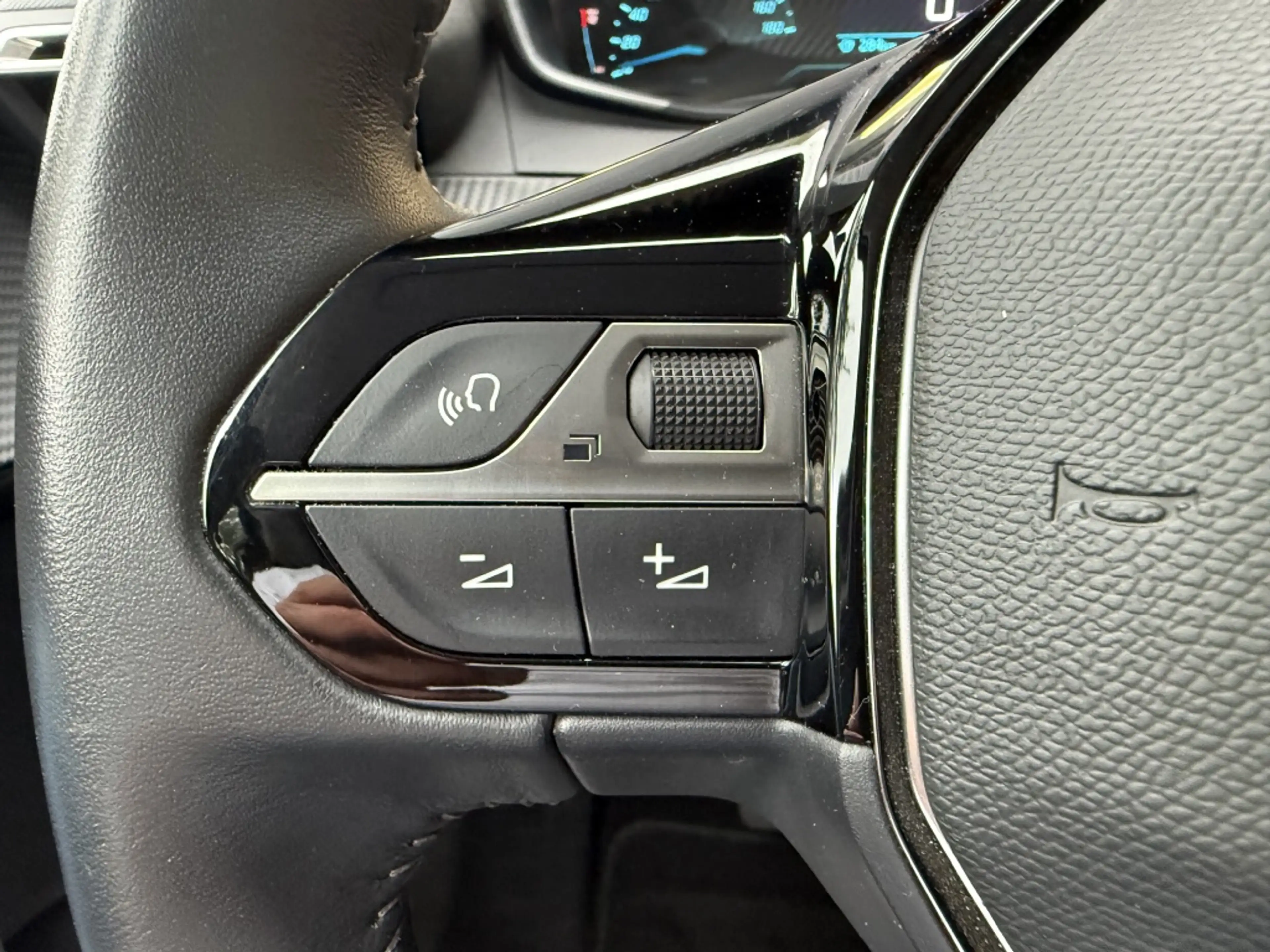 Peugeot e-208 Active Pack 50 kWh SOH 95 Stoelverwarming/Navi/Car — photo 28