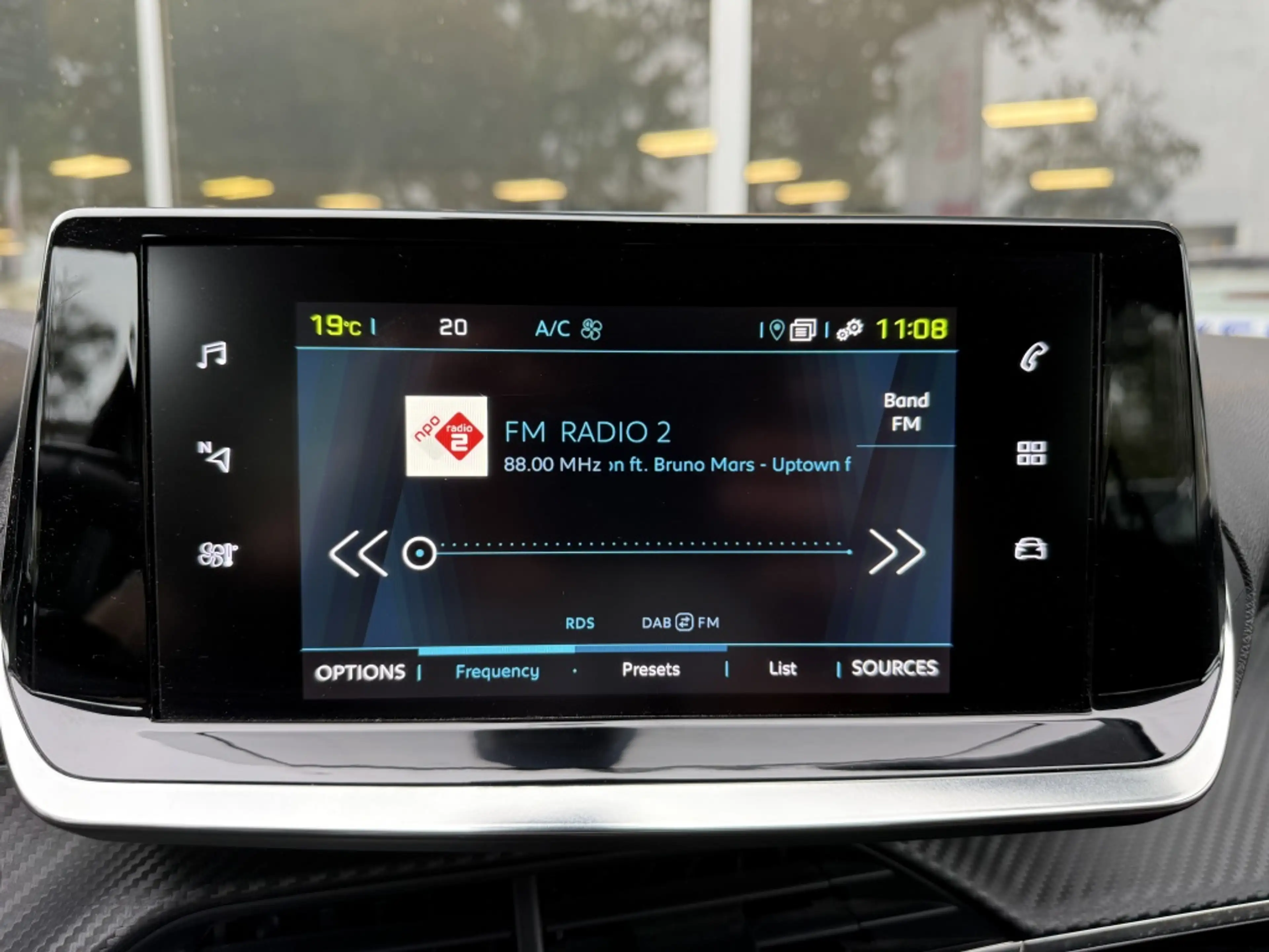 Peugeot e-208 Active Pack 50 kWh SOH 95 Stoelverwarming/Navi/Car — photo 23