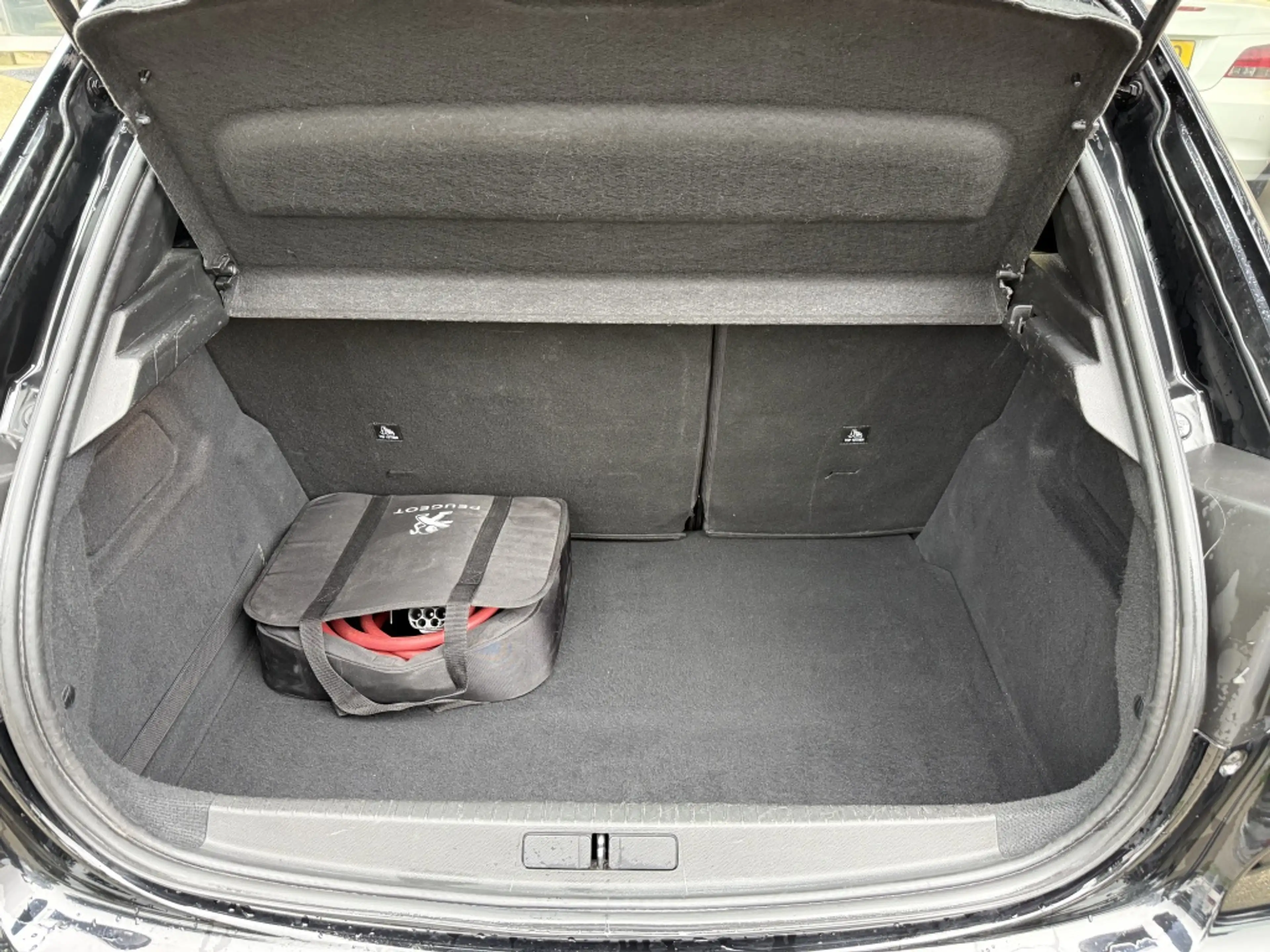 Peugeot e-208 Active Pack 50 kWh SOH 95 Stoelverwarming/Navi/Car — photo 13