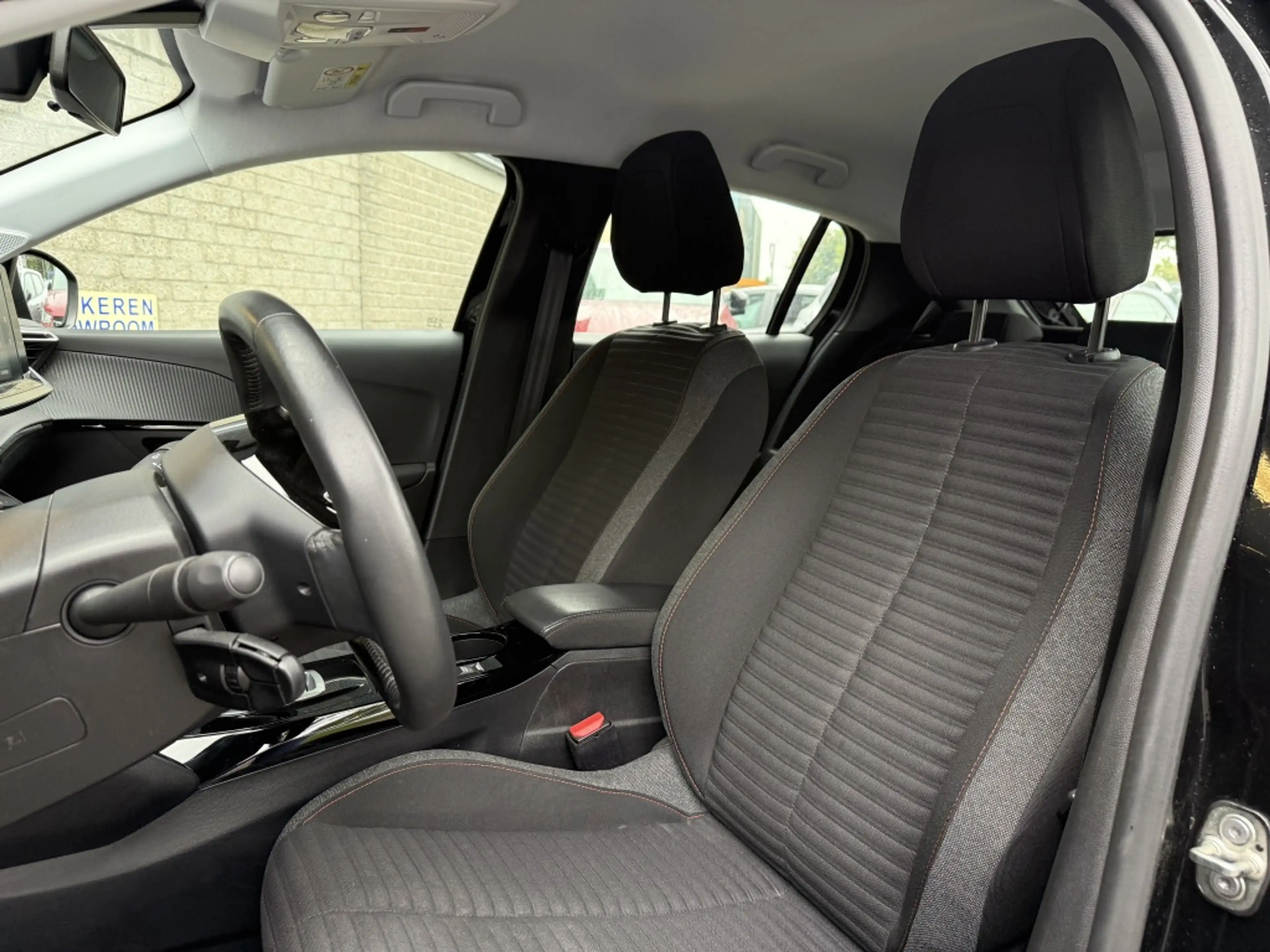 Peugeot e-208 Active Pack 50 kWh SOH 95 Stoelverwarming/Navi/Car — photo 8