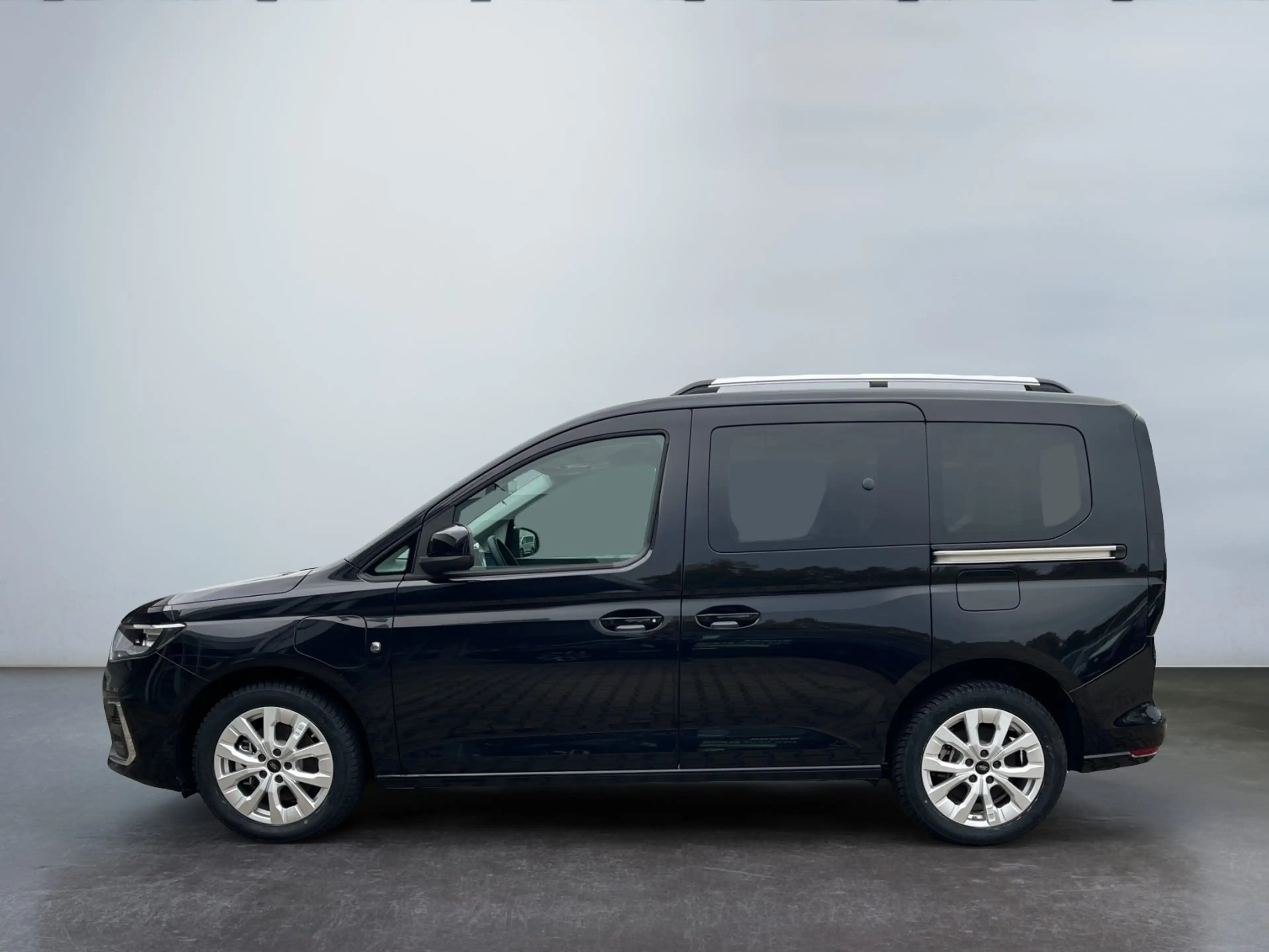 Ford Tourneo Connect Titanium 1.5 EcoBoost PHEV iACC — photo 3