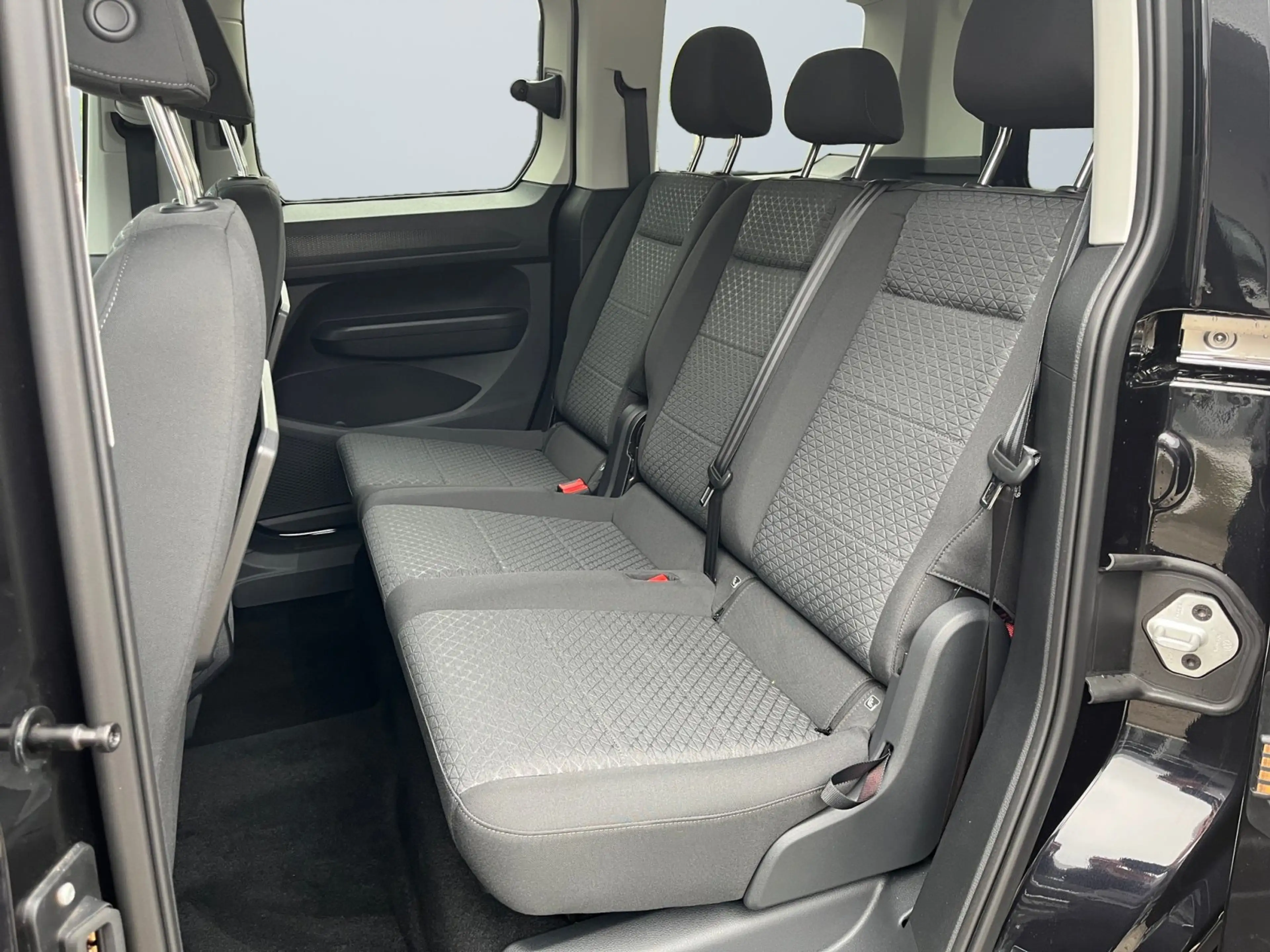 Ford Tourneo Connect Titanium 1.5 EcoBoost PHEV iACC — photo 11