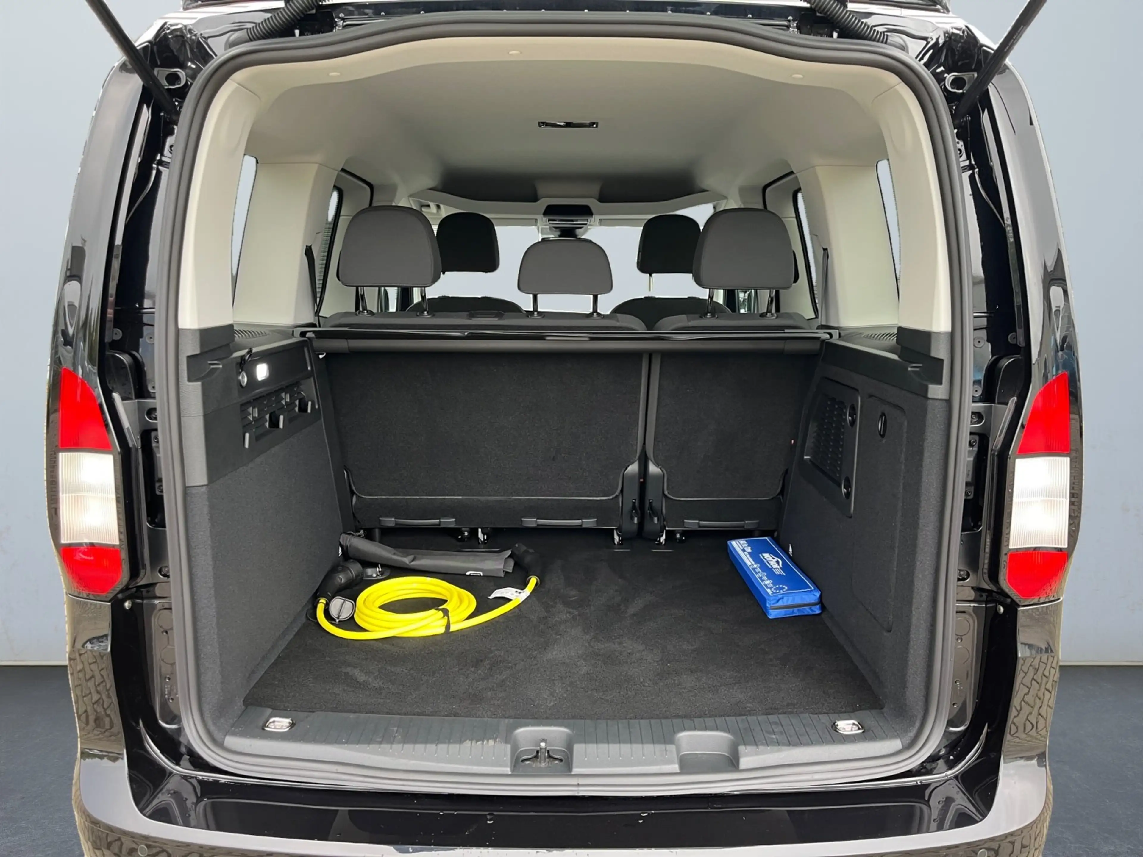 Ford Tourneo Connect Titanium 1.5 EcoBoost PHEV iACC — photo 14