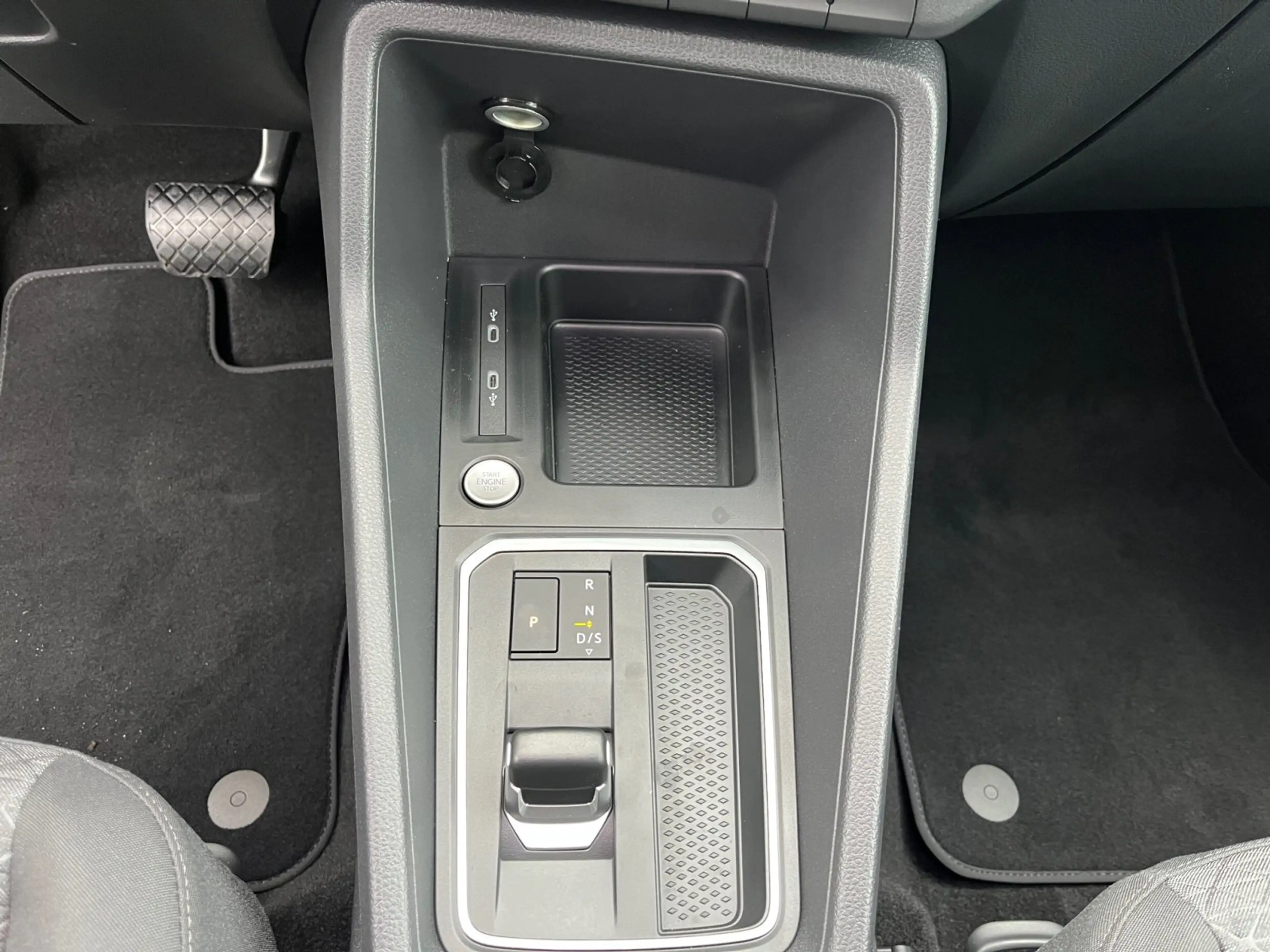 Ford Tourneo Connect Titanium 1.5 EcoBoost PHEV iACC — photo 9