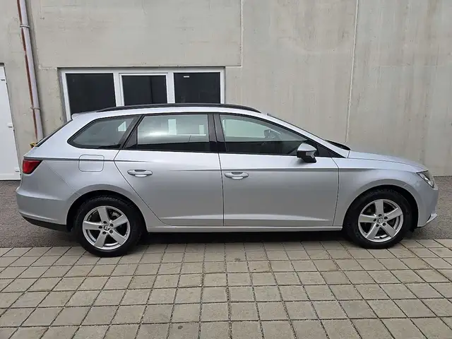 Seat Leon Leon view 3