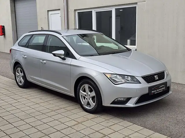 Seat Leon Leon view 2