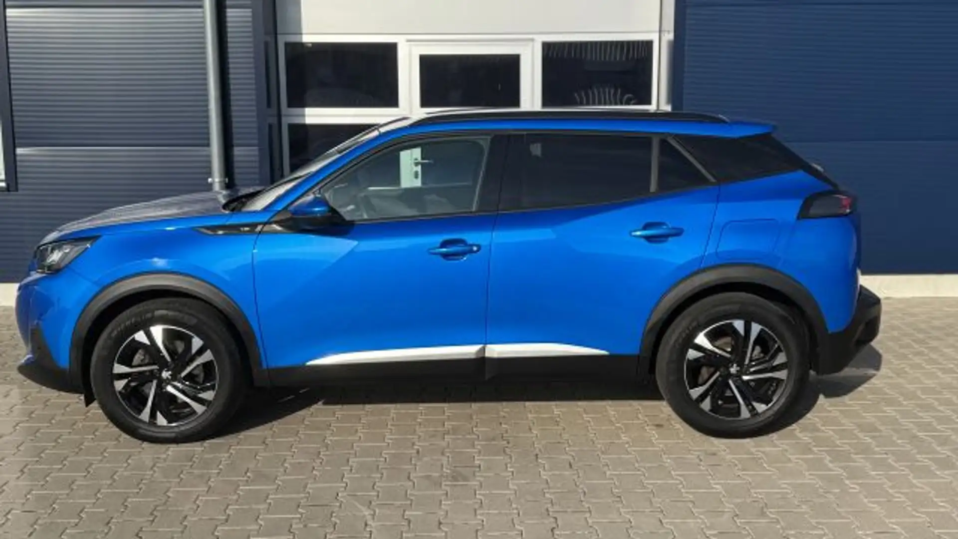 Peugeot 2008 Elektro Allure Blau - 2