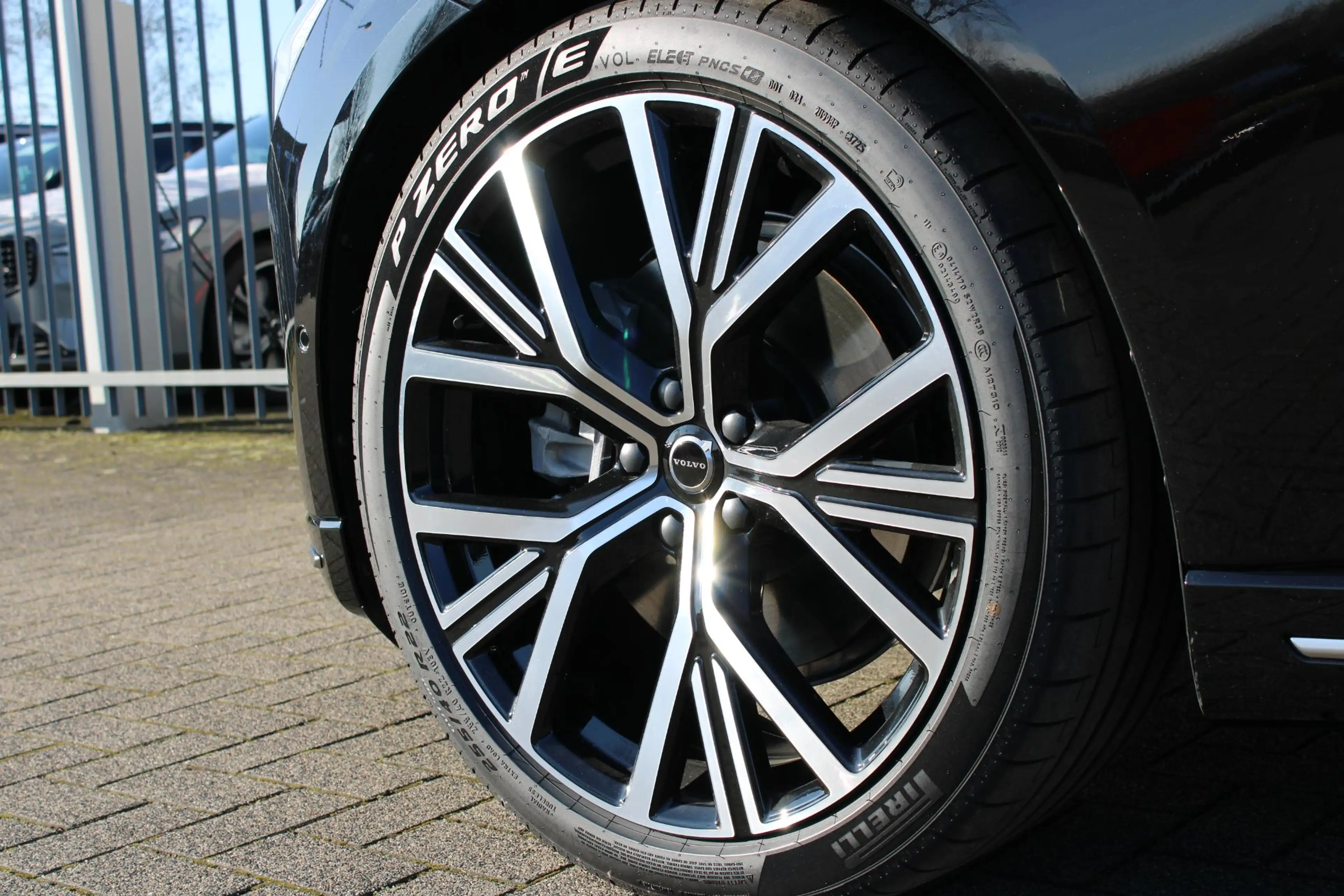 Volvo ES90 Single Motor Ext. R. Ultra Launch Edition 92 kWh | — photo 9