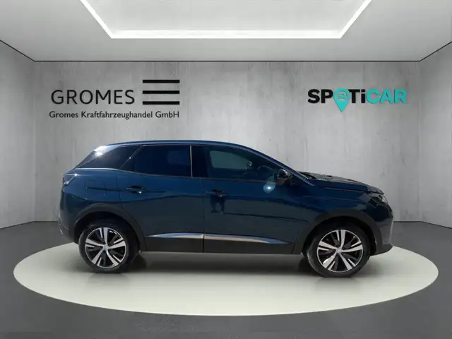 Peugeot 3008 view 2