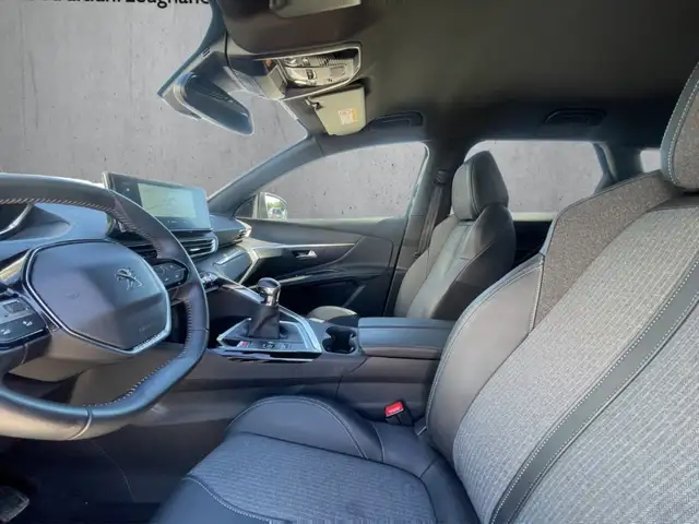 Peugeot 3008 view 9