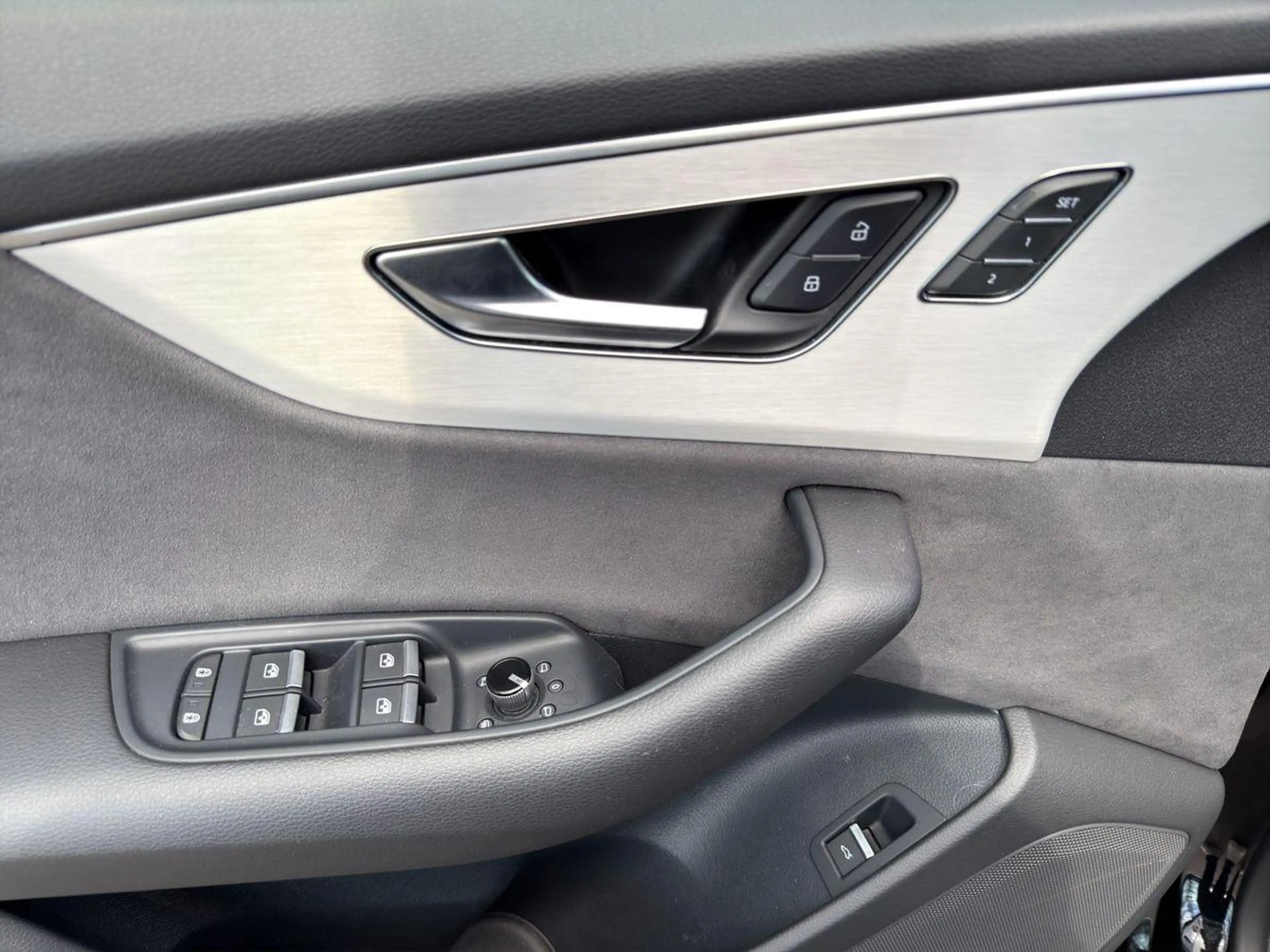 Audi SQ8 4.0 V8 TFSI quattro *AHK*PANO*HUD*Matrix*KAM *360° — photo 14