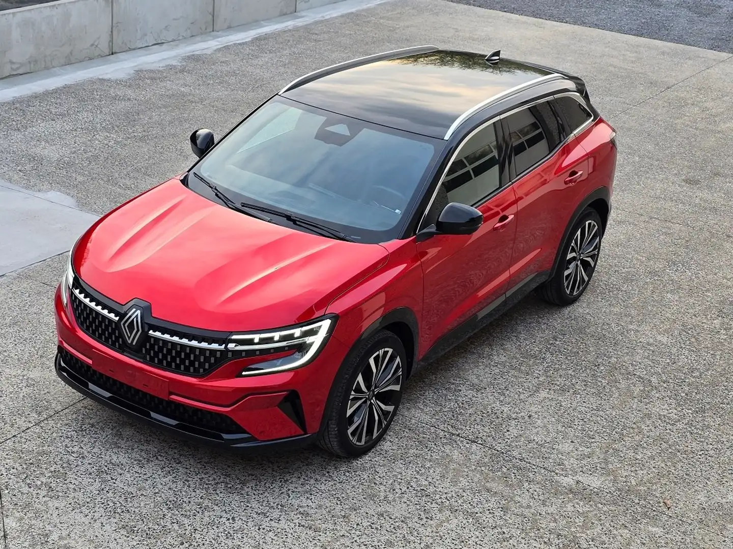 Renault Austral Austral Mild Hybrid 160 ICONIC Rood - 1