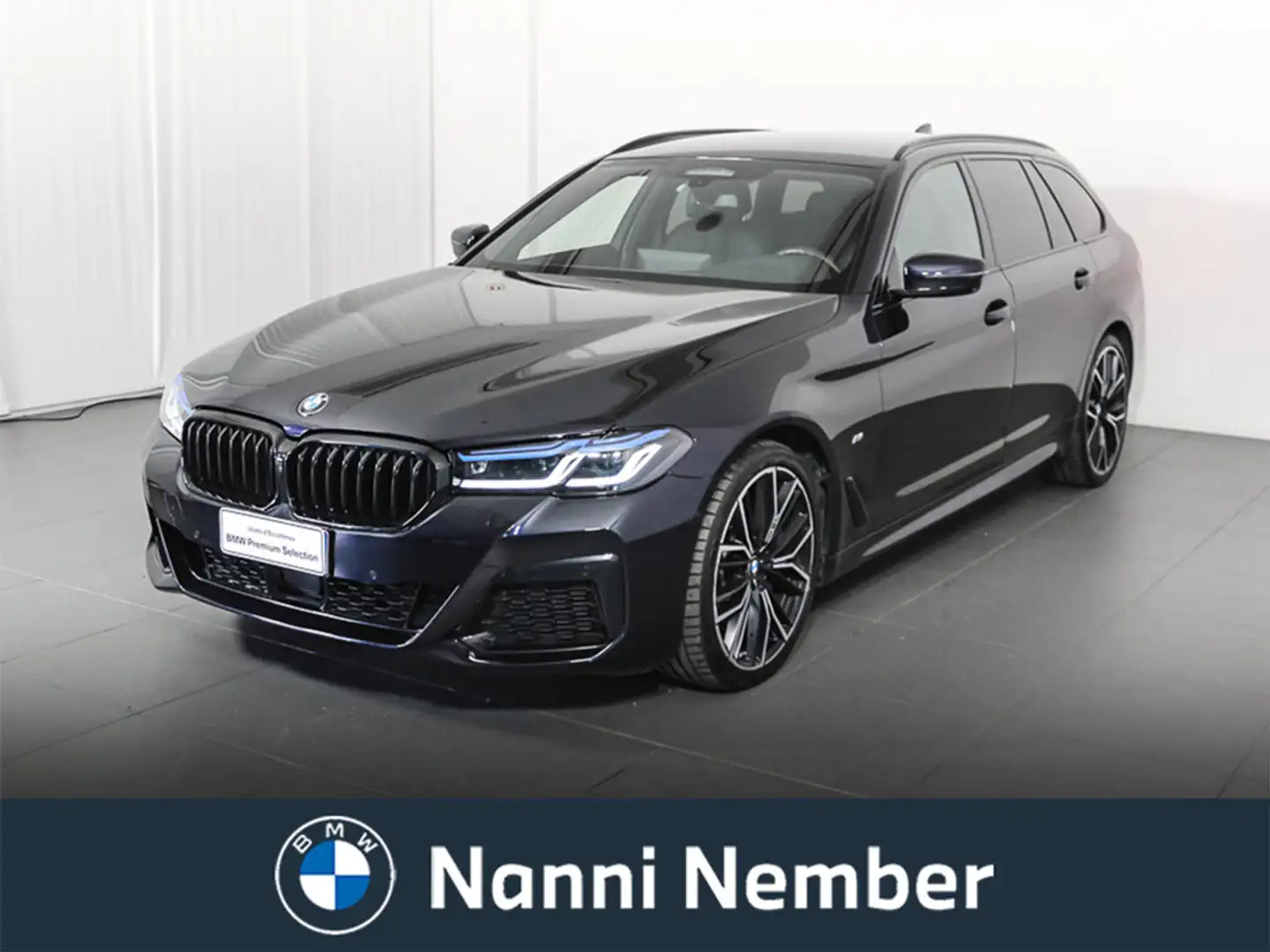 BMW 540 540d 48V xDrive Touring Ms Zwart - 1