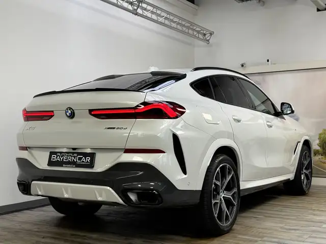 BMW X6 view 6