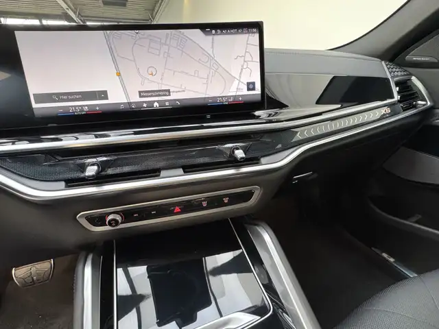 BMW X6 view 10