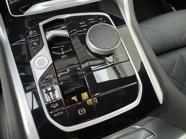 BMW X6 view 13