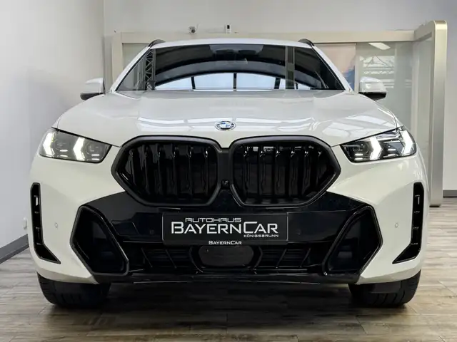 BMW X6 view 2