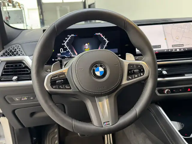 BMW X6 view 9