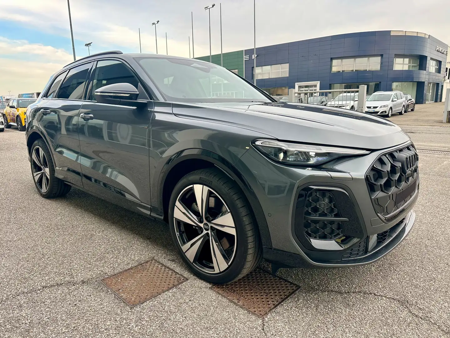 Audi Q5 2.0 tdi Launch edition Sline quattro 204cv stronic Grau - 2